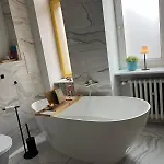 Charming Ground Floor - Center *