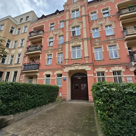 Lägenhet Charming Ground Floor - Center