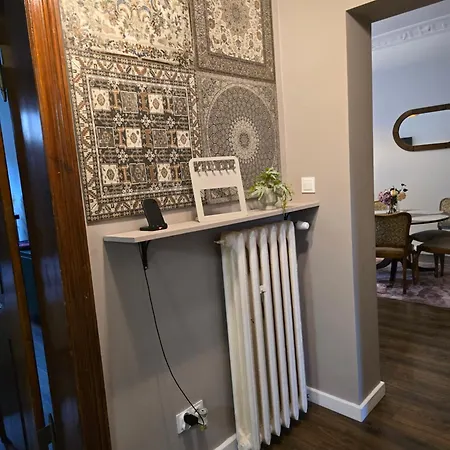 Charming Ground Floor - Center דירה *