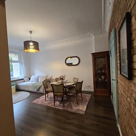 아파트 Charming Ground Floor - Center 슈체친