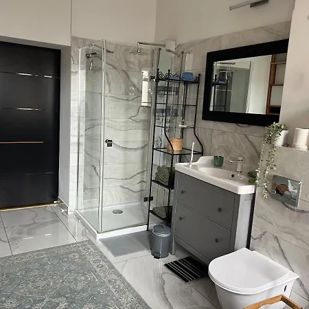 Charming Ground Floor - Center *